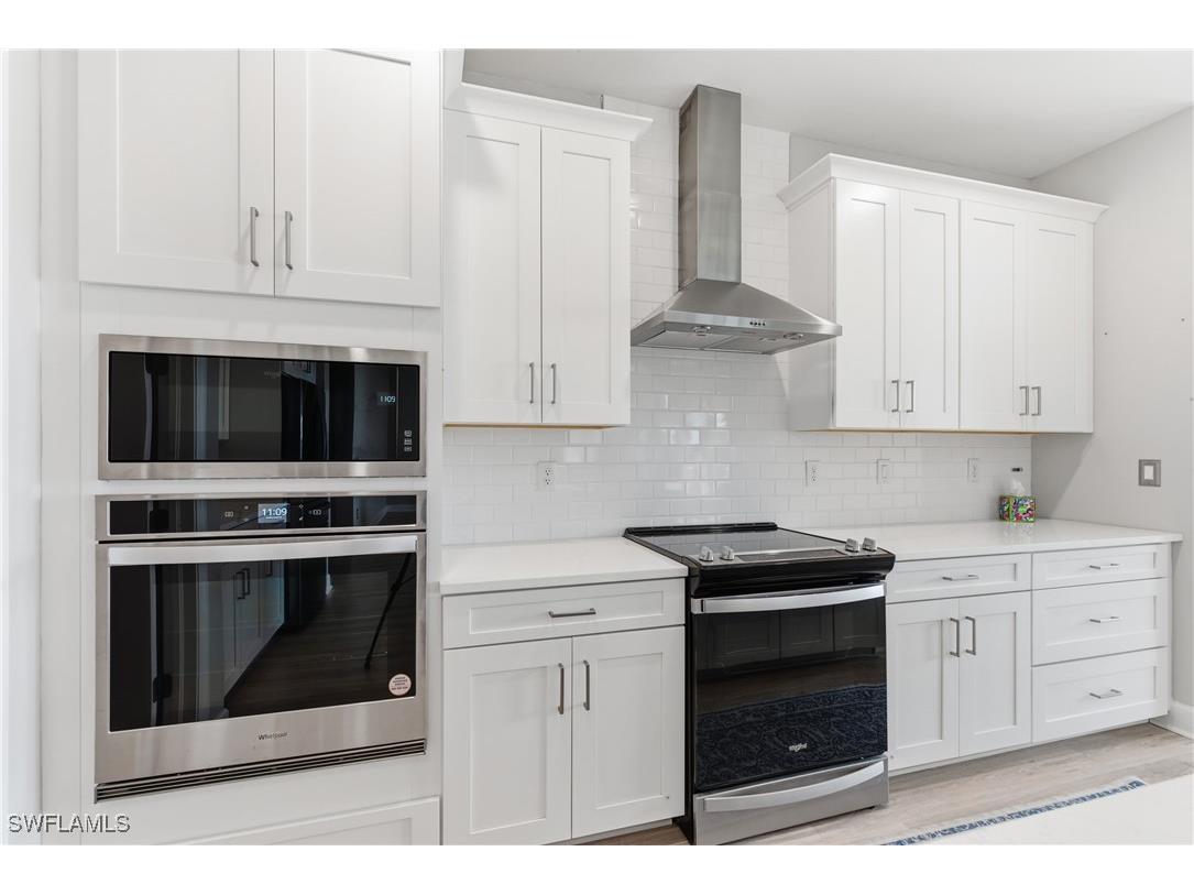 2055 Grove Drive Naples FL 34120 225075195 image10