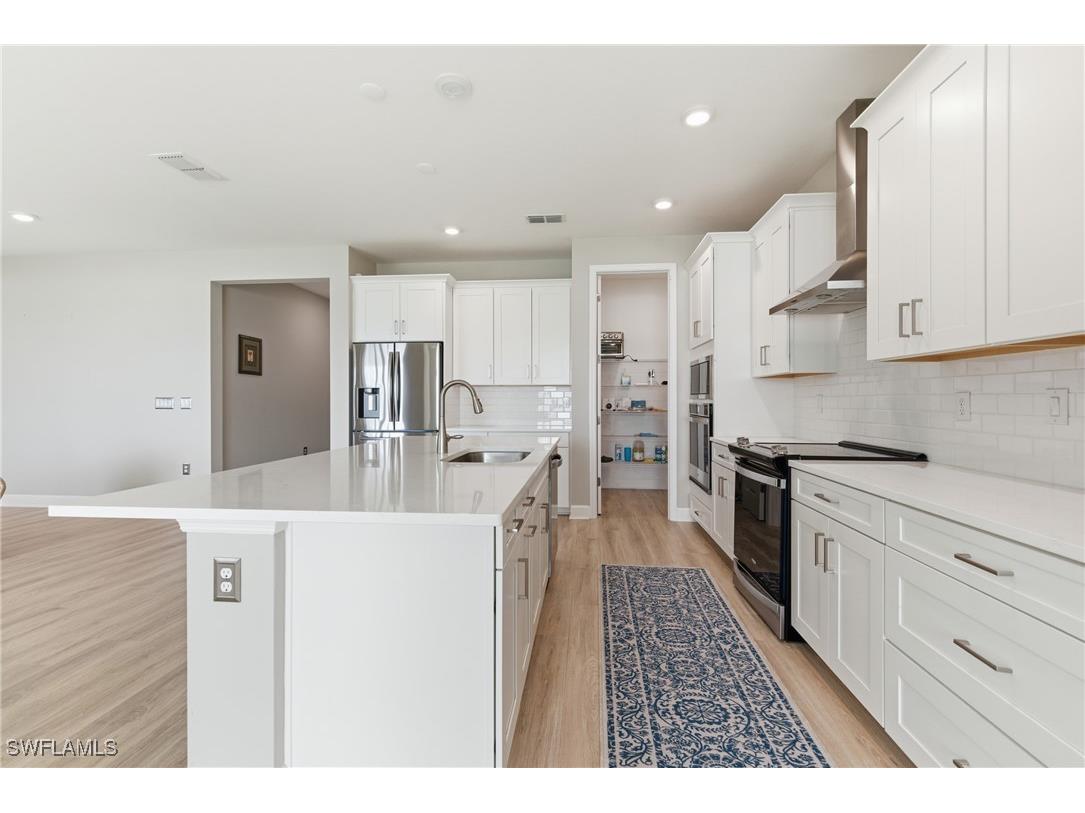 2055 Grove Drive Naples FL 34120 225075195 image14