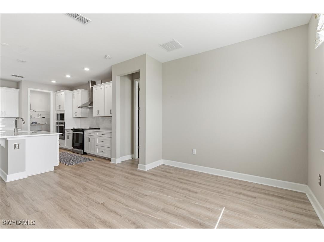 2055 Grove Drive Naples FL 34120 225075195 image17