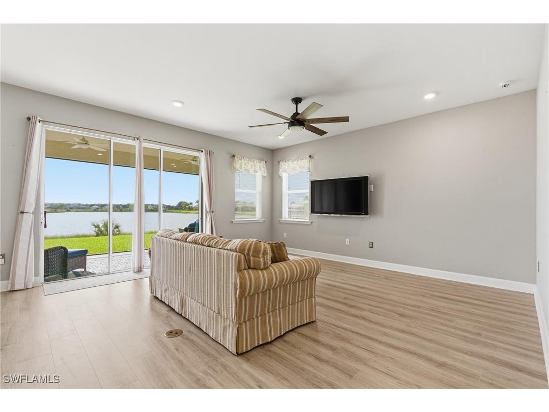 2055 Grove Drive Naples FL 34120 225075195 image19