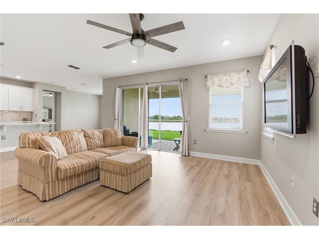 2055 Grove Drive Naples FL 34120 225075195 image20