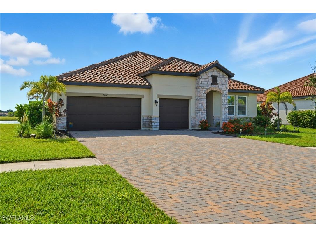 2055 Grove Drive Naples FL 34120 225075195 image3