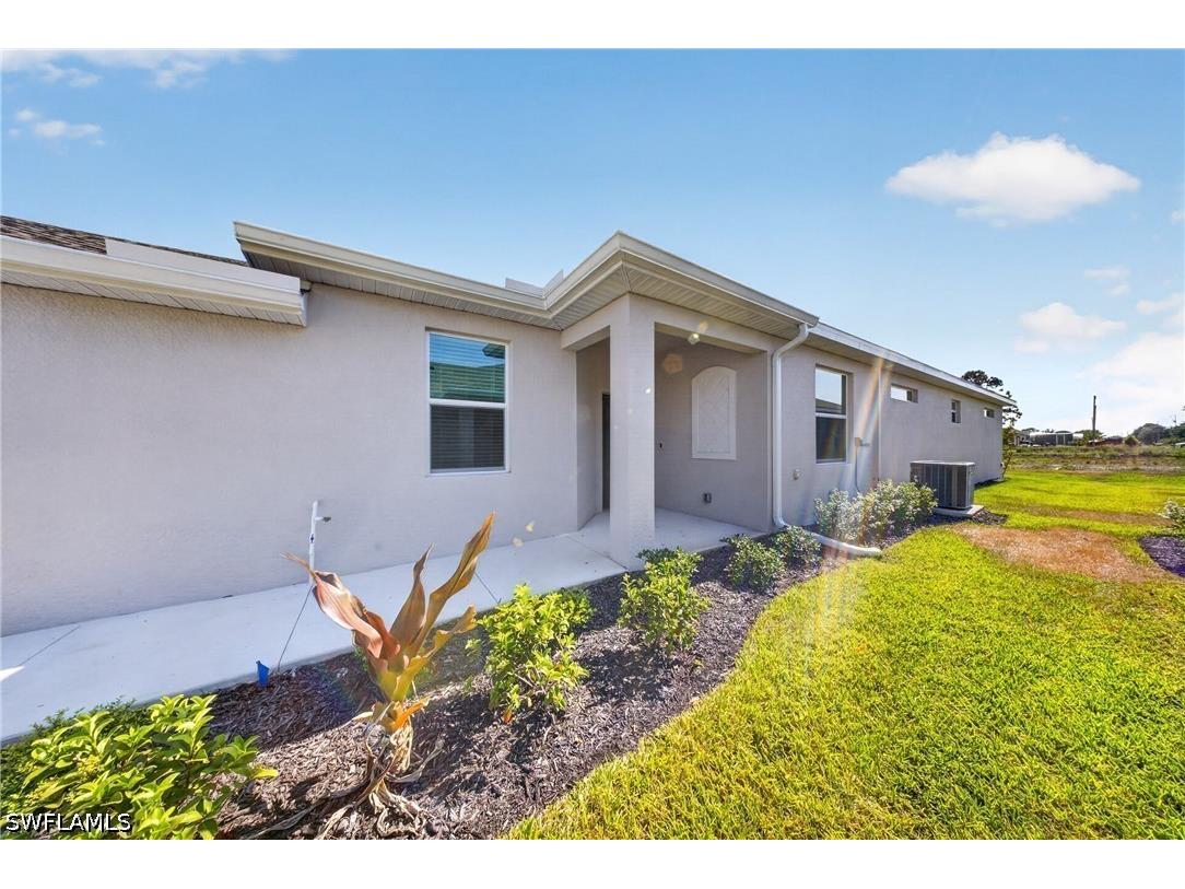 20559 Hazelnut Court S Lehigh Acres FL 33976 226019342 image3