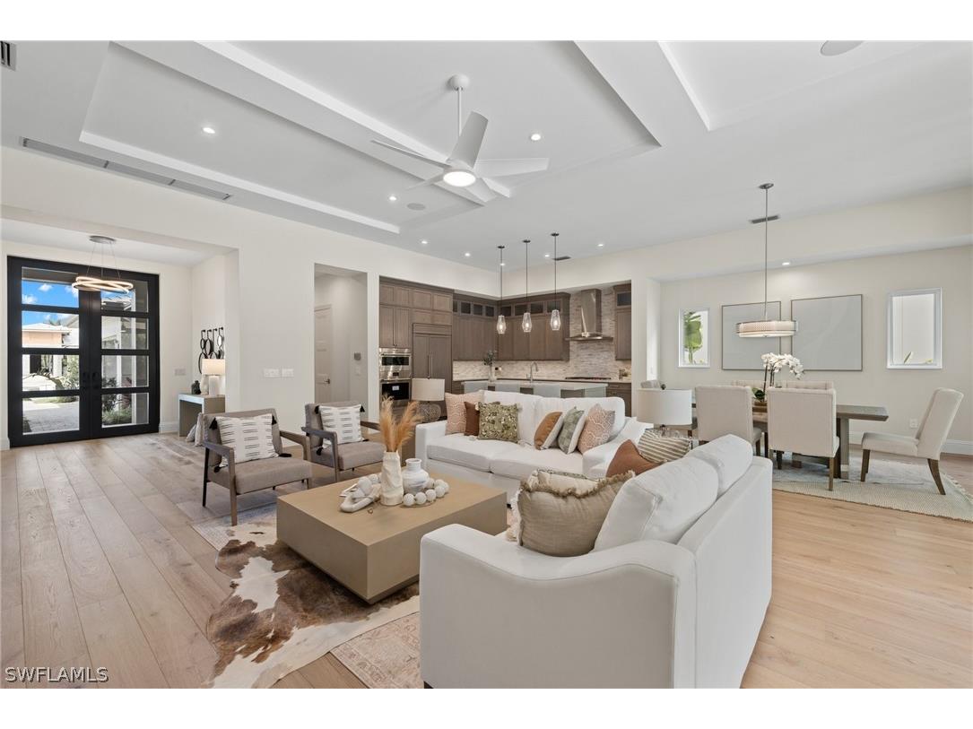 2056 Cambridge Park Drive Naples FL 34109 224005078 image1