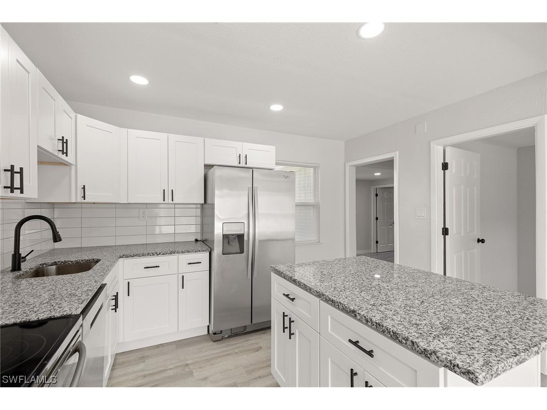 2056 Garden Lane Bradenton FL 34205 223081423 image1