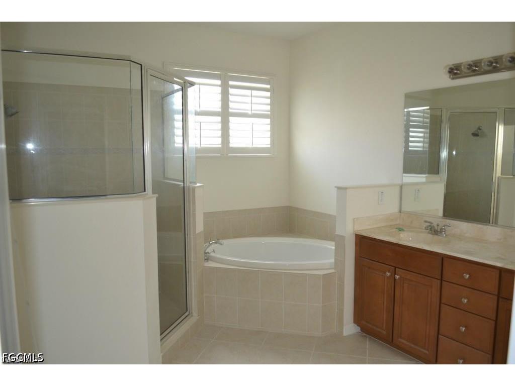 20561 Larino Loop Estero FL 33928 2026019436 image13