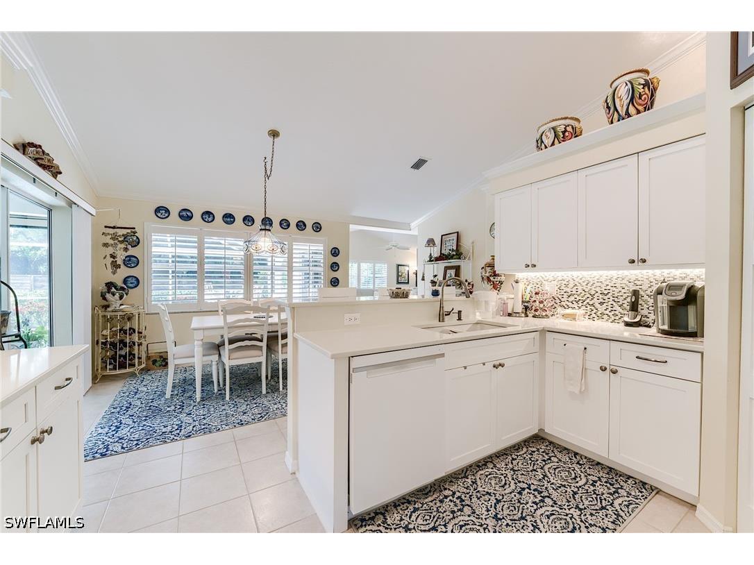 2059 Imperial Circle Naples FL 34110 226024807 image15