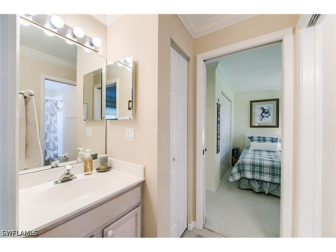 2059 Imperial Circle Naples FL 34110 226024807 image29