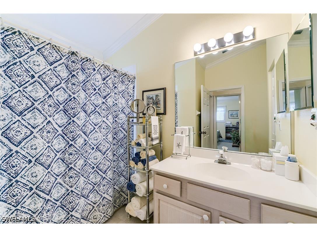 2059 Imperial Circle Naples FL 34110 226024807 image35