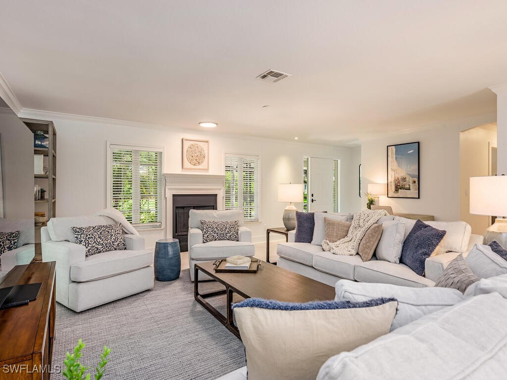 206 1st Avenue N Naples FL 34102 225075499 image4