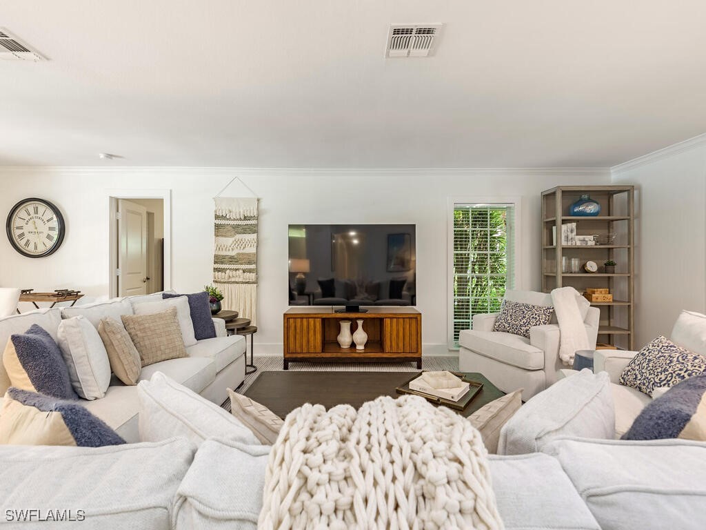 206 1st Avenue N Naples FL 34102 225075499 image5