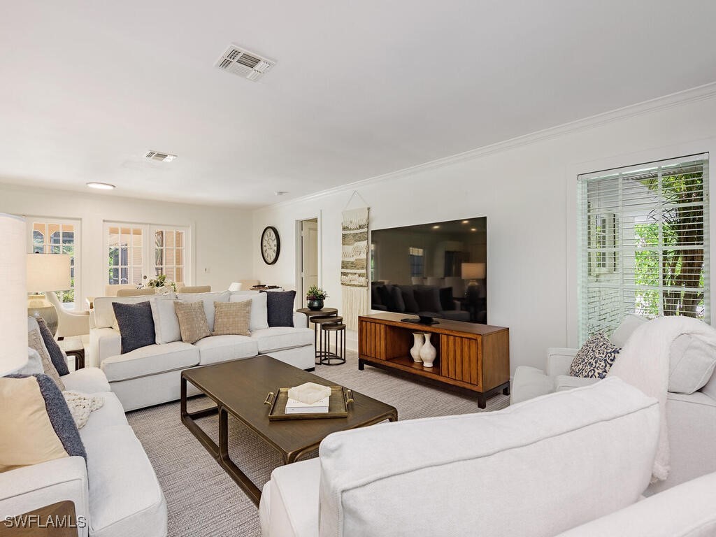 206 1st Avenue N Naples FL 34102 225075499 image6