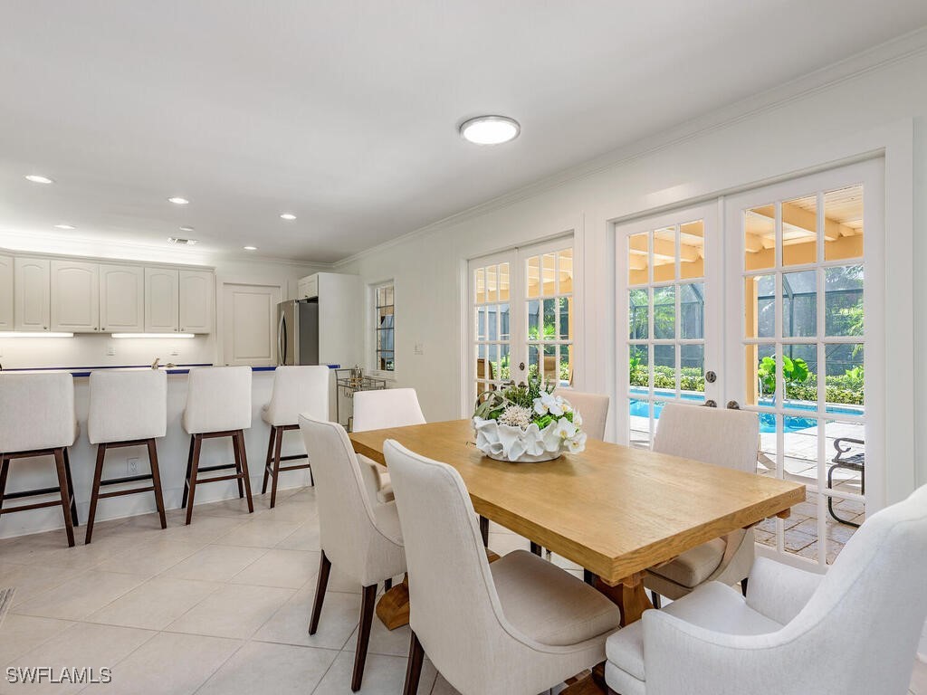 206 1st Avenue N Naples FL 34102 225075499 image7