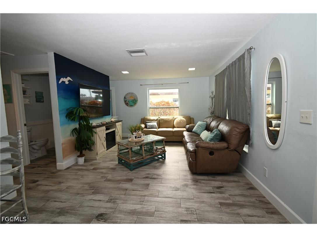 206 Cape Coral Parkway W Cape Coral FL 33914 2026021055 image3