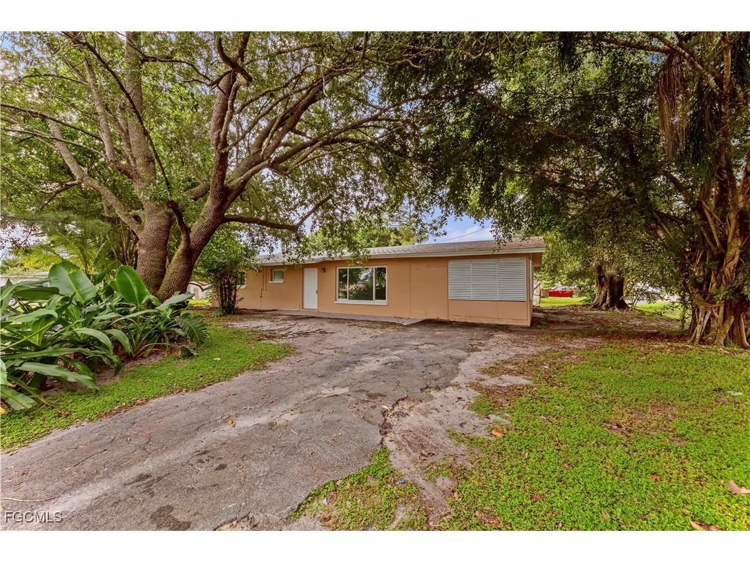 206 Leeland Heights Boulevard W Lehigh Acres FL 33936 2025014185 image1