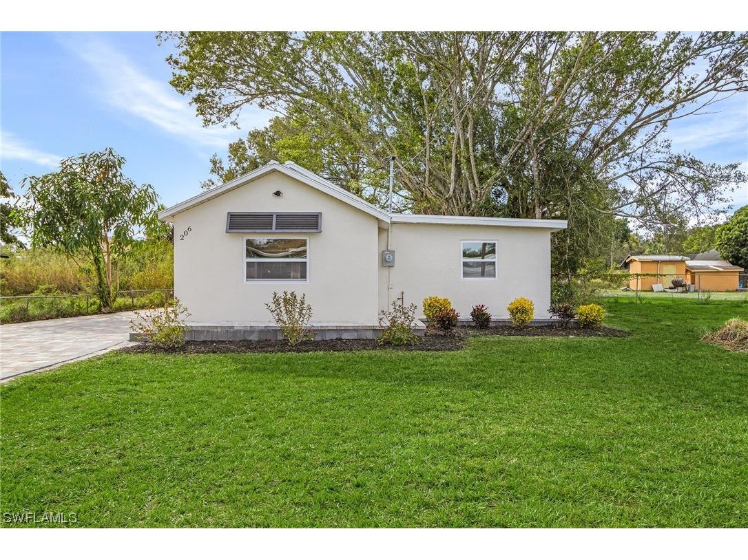 206 Maria Street Fort Myers FL 33916 223089691 image1