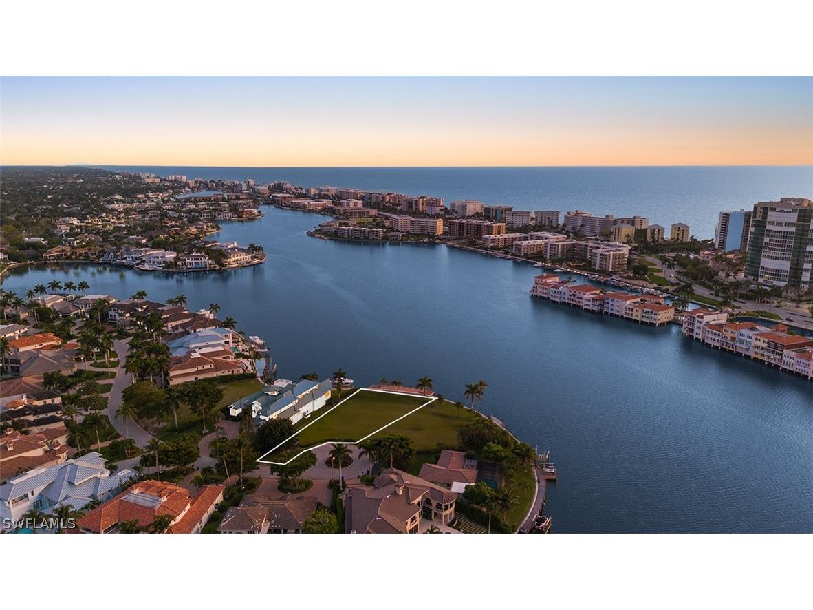 206 Mermaids Bight Naples FL 34103 224028612 image1