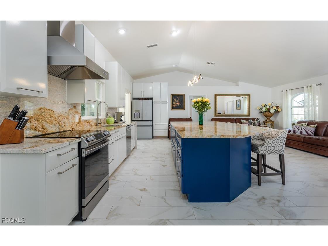 206 SE 28th Terrace Cape Coral FL 33904 2025023841 image1