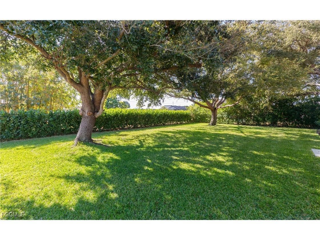 206 SE 28th Terrace Cape Coral FL 33904 2025023841 image13