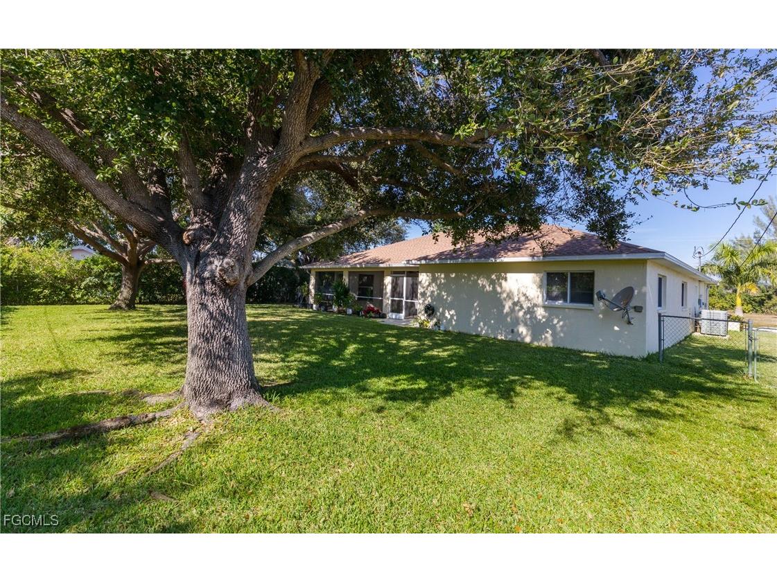 206 SE 28th Terrace Cape Coral FL 33904 2025023841 image23