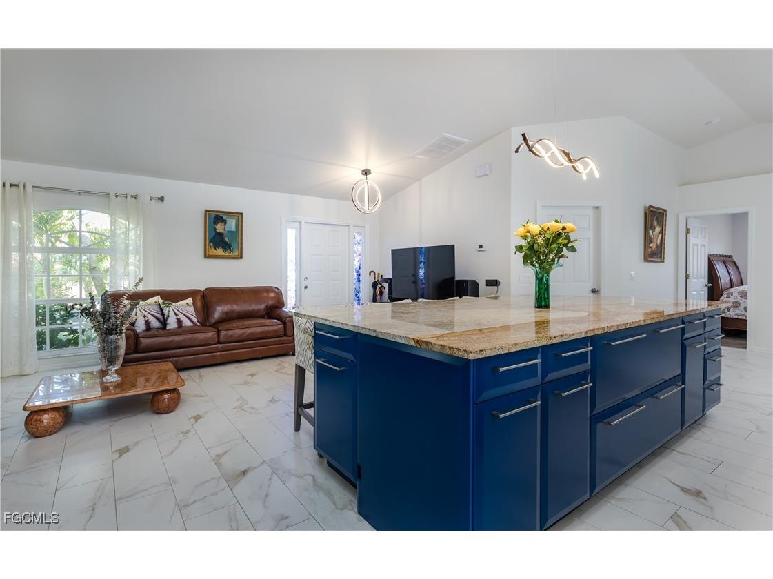 206 SE 28th Terrace Cape Coral FL 33904 2025023841 image6