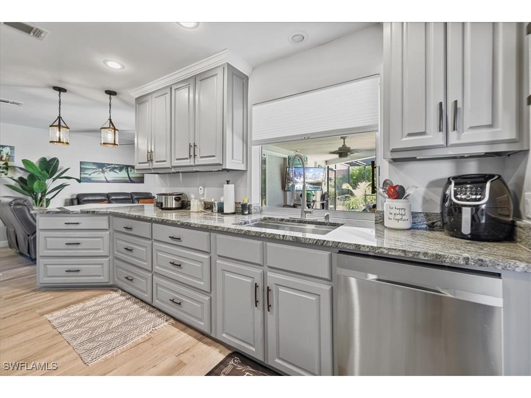 206 SE 45th Terrace Cape Coral FL 33904 225045484 image12