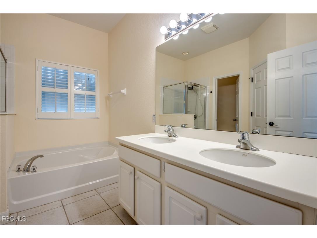 2060 Cape Heather Circle Cape Coral FL 33991 2025009652 image18