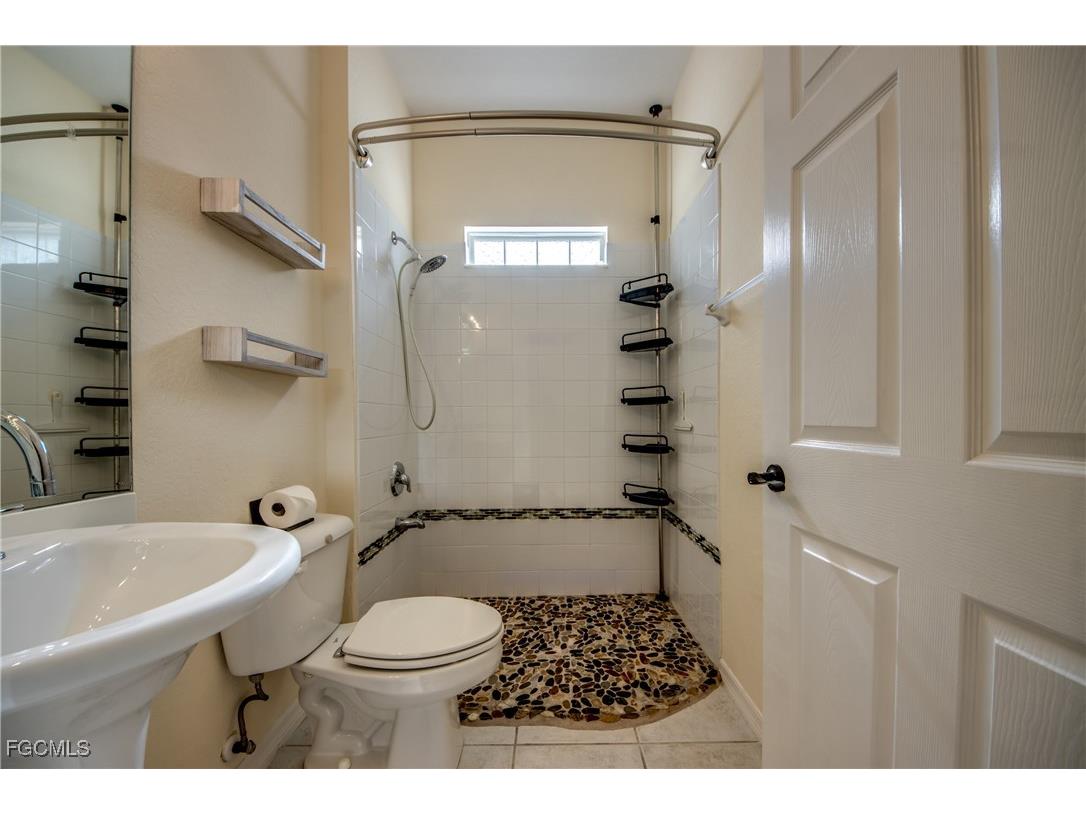 2060 Cape Heather Circle Cape Coral FL 33991 2025009652 image20