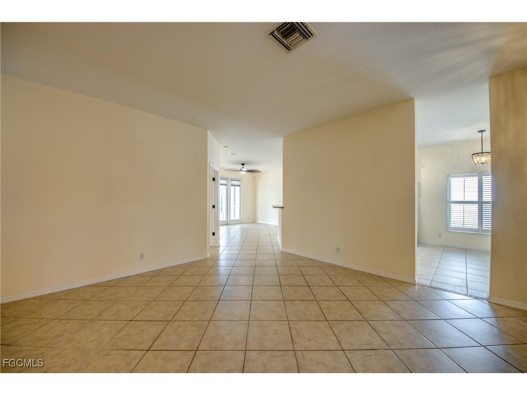 2060 Cape Heather Circle Cape Coral FL 33991 2025009652 image4