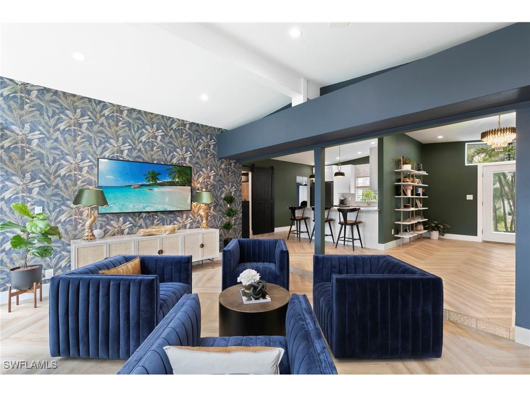 2060 Estey Avenue Naples FL 34104 225065573 image1