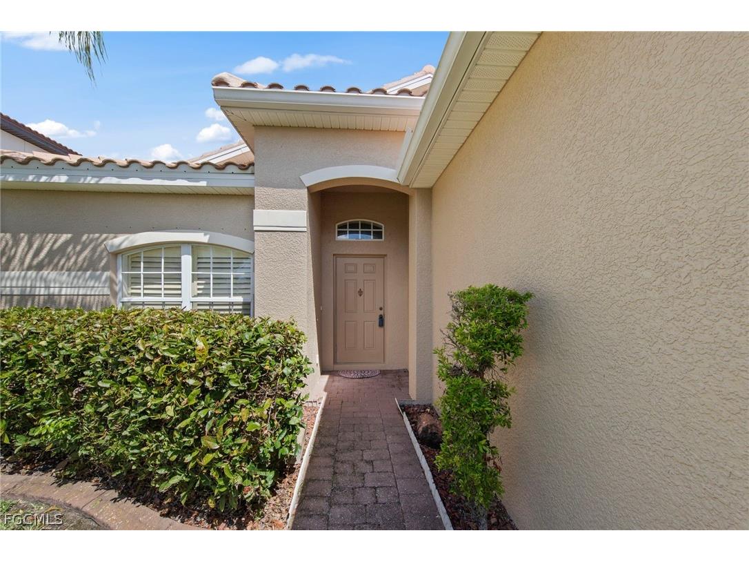 2061 Cape Heather Circle Cape Coral FL 33991 2026002424 image3