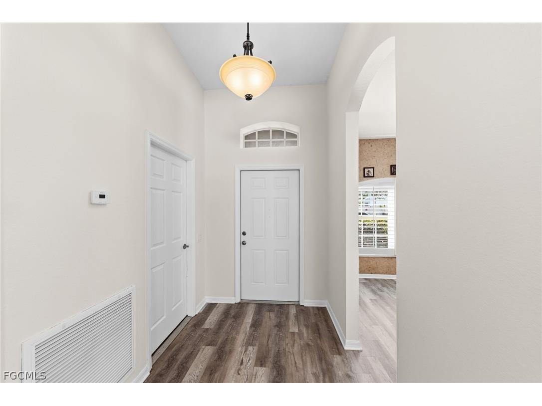 2061 Cape Heather Circle Cape Coral FL 33991 2026002424 image4