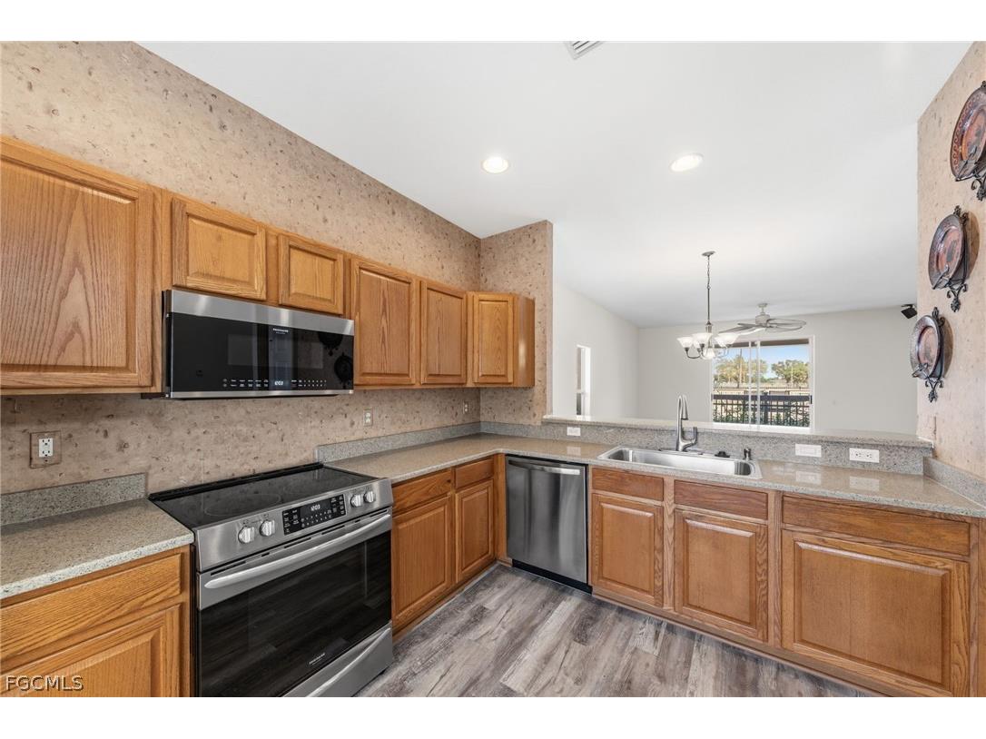 2061 Cape Heather Circle Cape Coral FL 33991 2026002424 image7