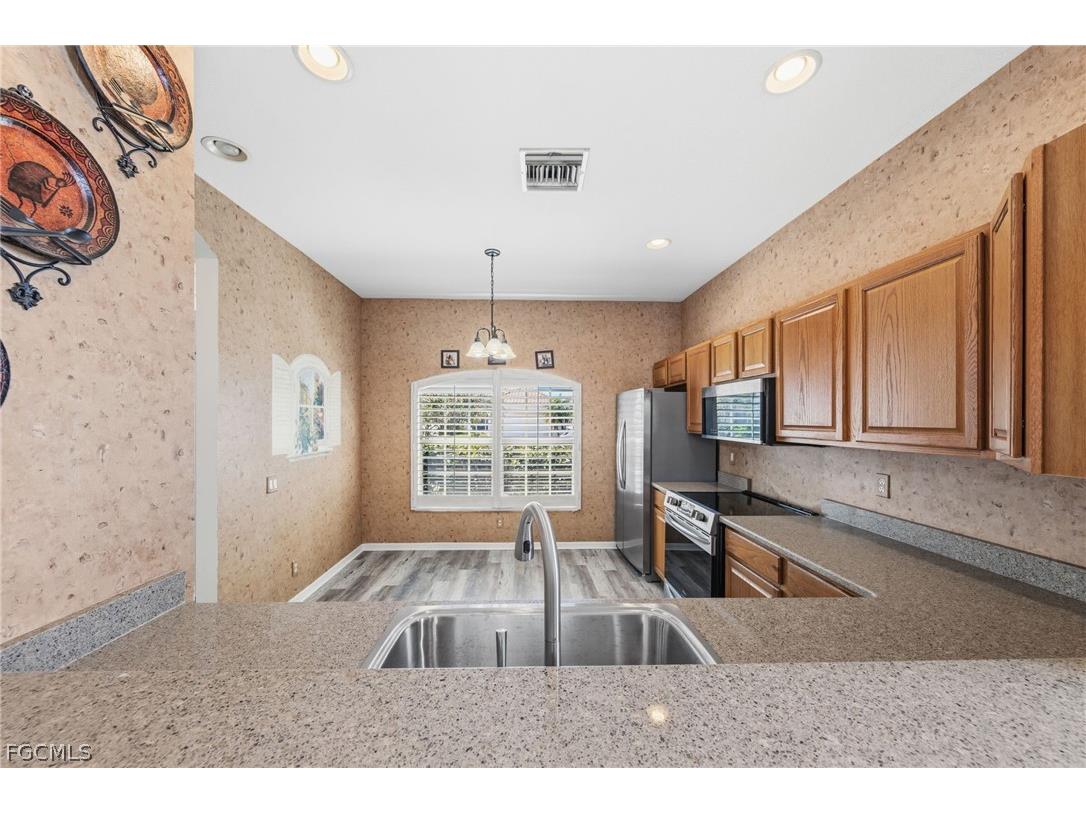 2061 Cape Heather Circle Cape Coral FL 33991 2026002424 image9