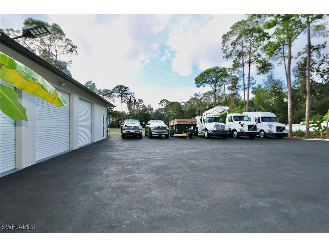 2061 Santa Barbara Boulevard Naples FL 34116 225082562 image38