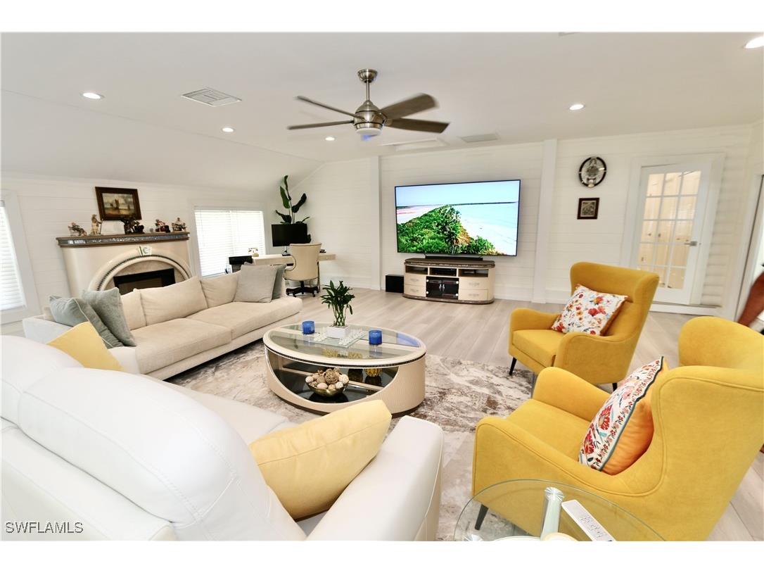 2061 Santa Barbara Boulevard Naples FL 34116 225082562 image7