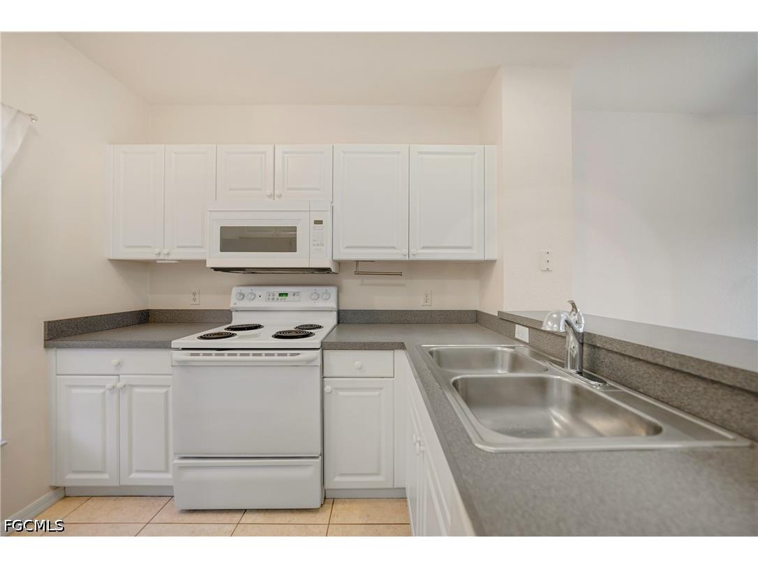 2061 Willow Hammock Circle #105 Punta Gorda FL 33983 2026024440 image8