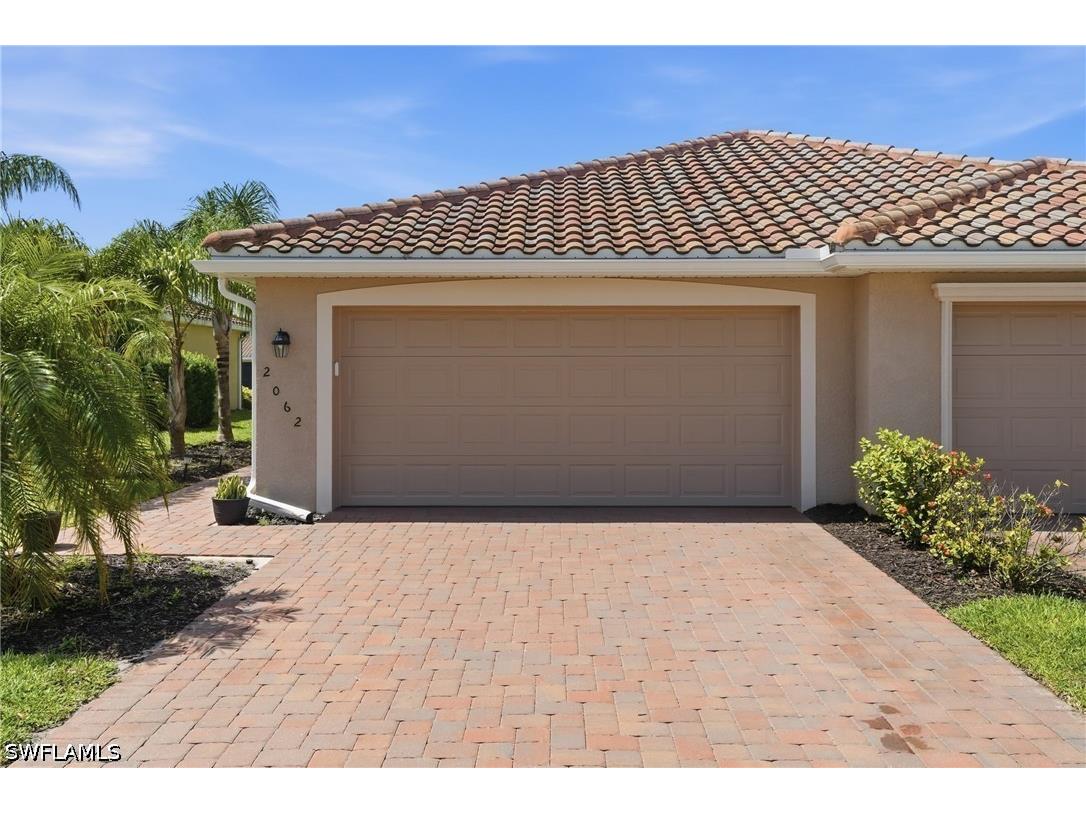 2062 Tamarron Lane Naples FL 34120 226022542 image1