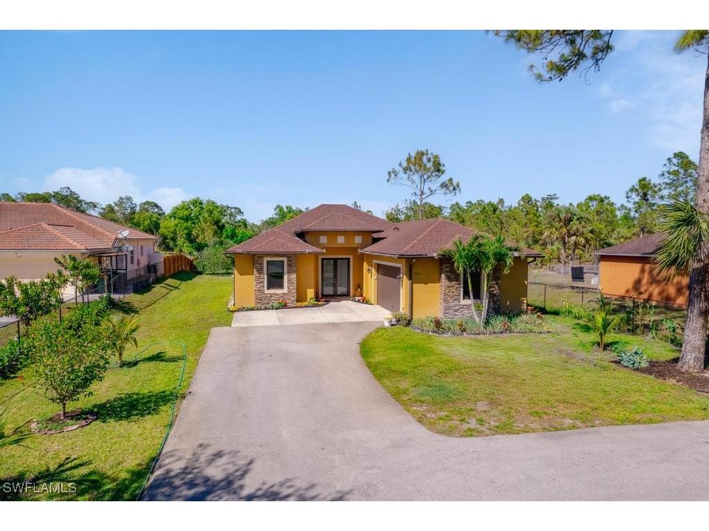 2063 24th Avenue NE Naples FL 34120 225030324 image1