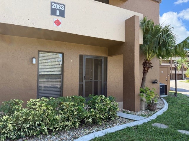 2063 W Lakeview Boulevard #B2 North Fort Myers FL 33903 2025007210 image1