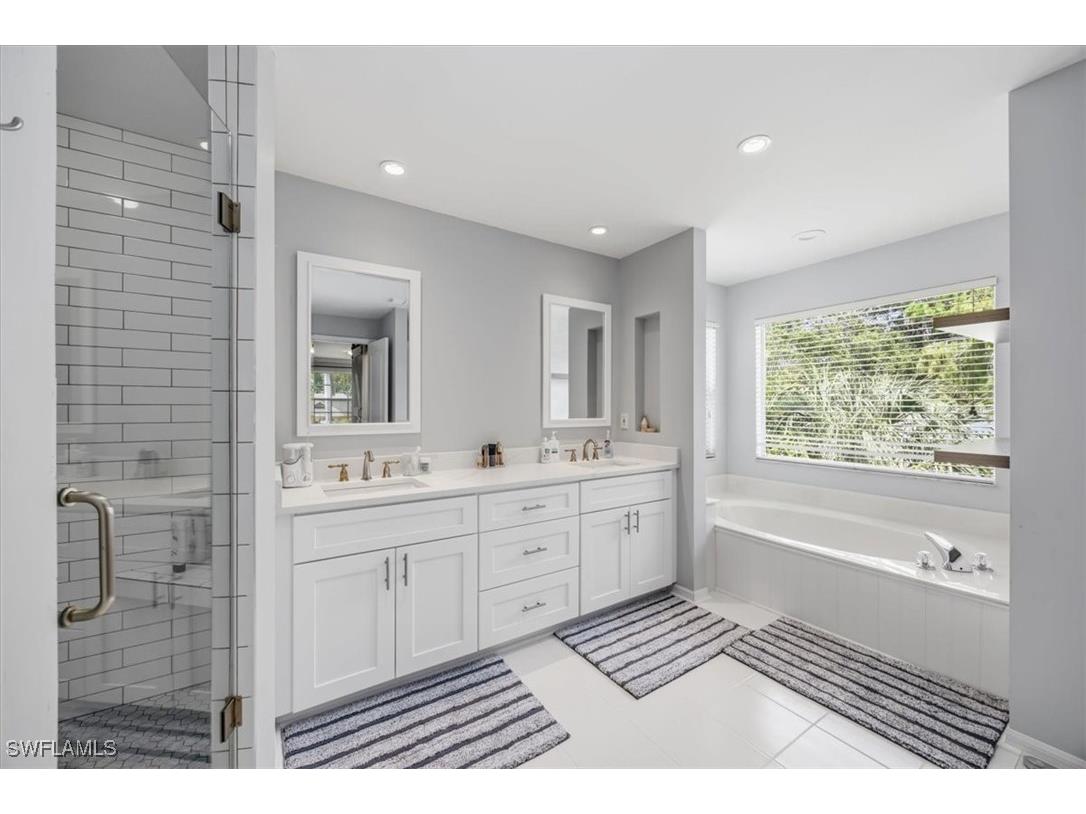 2066 Imperial Circle Naples FL 34110 225074570 image16