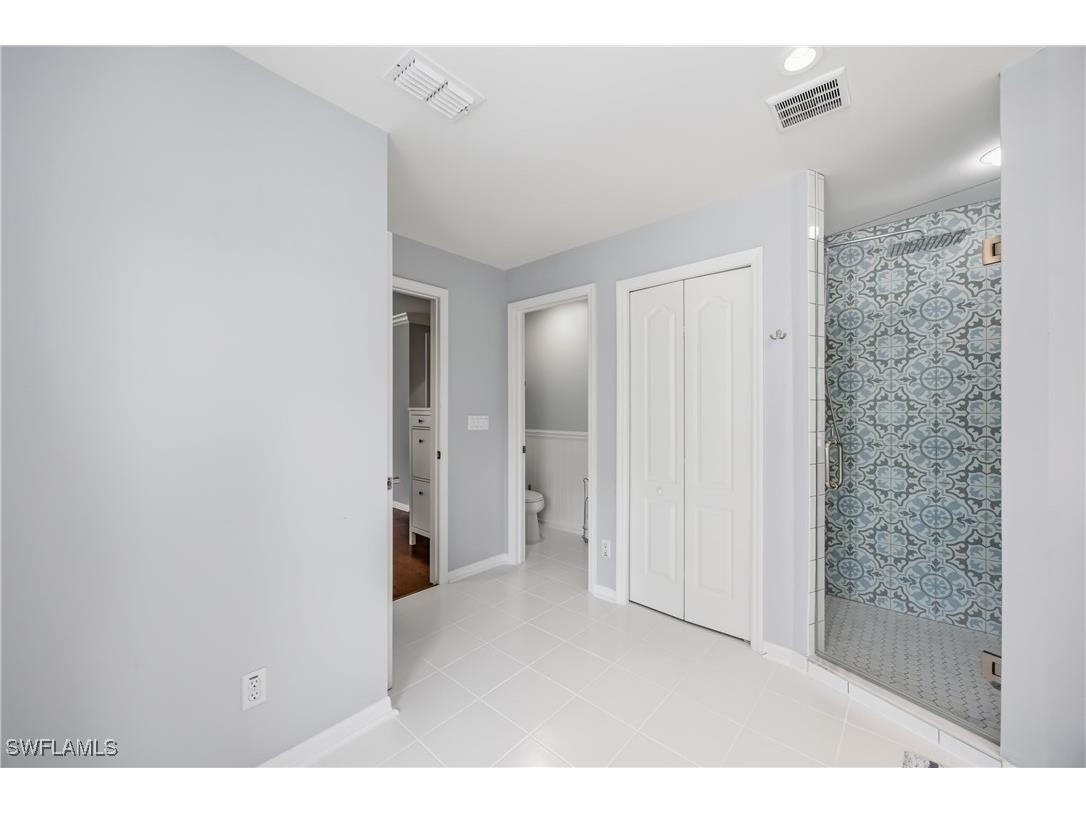 2066 Imperial Circle Naples FL 34110 225074570 image17