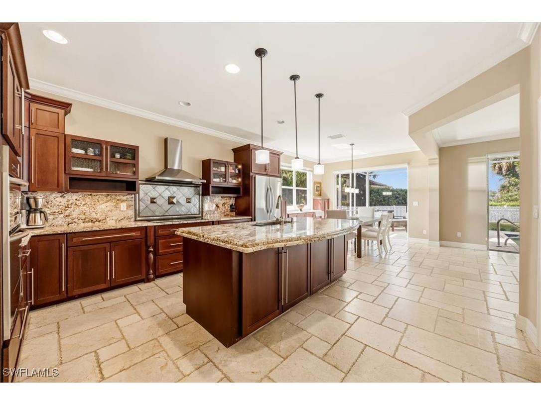 2066 Imperial Circle Naples FL 34110 225074570 image5