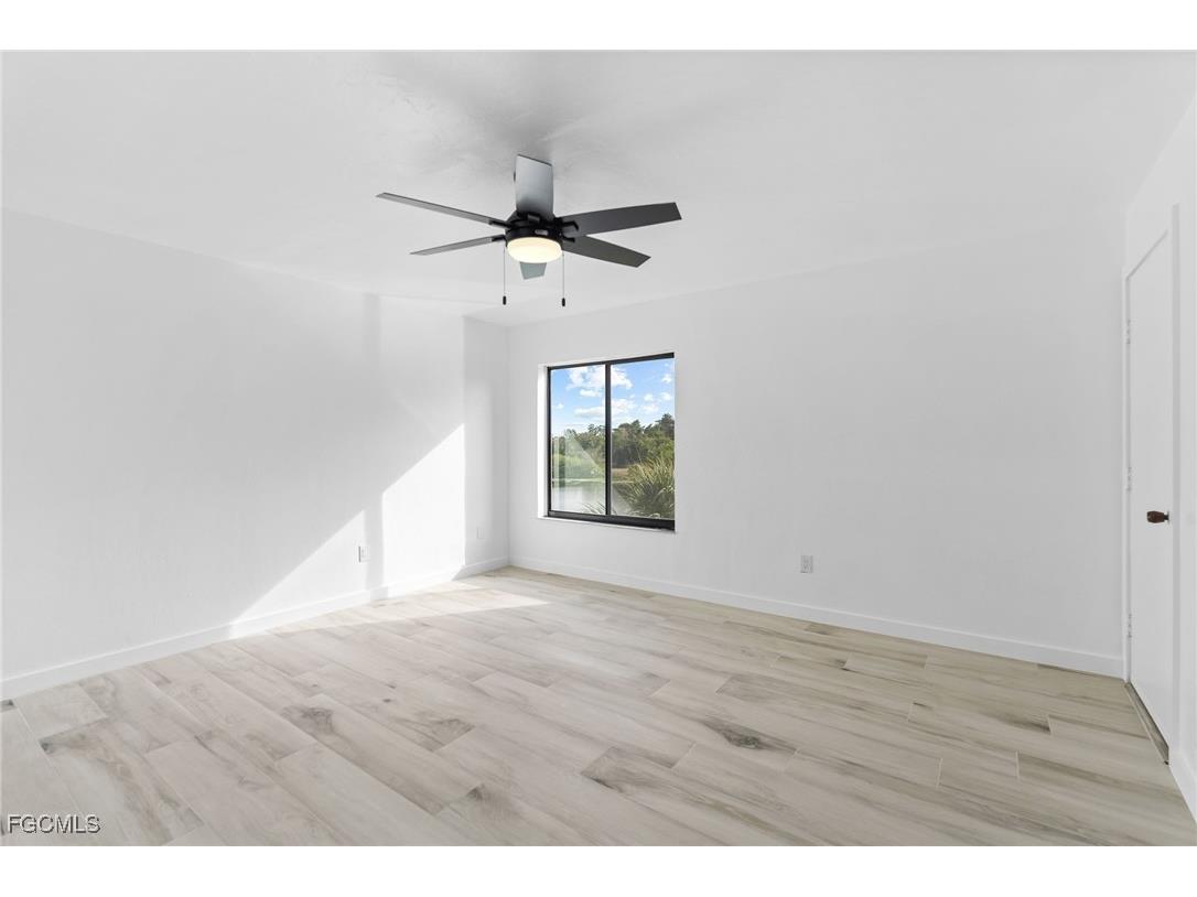 2067 W Lakeview Boulevard #8 North Fort Myers FL 33903 2025016062 image13