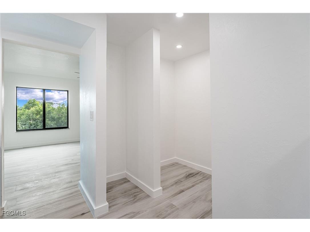 2067 W Lakeview Boulevard #8 North Fort Myers FL 33903 2025016062 image18
