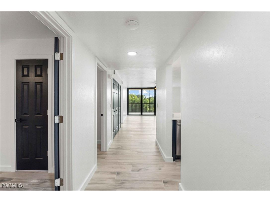 2067 W Lakeview Boulevard #8 North Fort Myers FL 33903 2025016062 image4