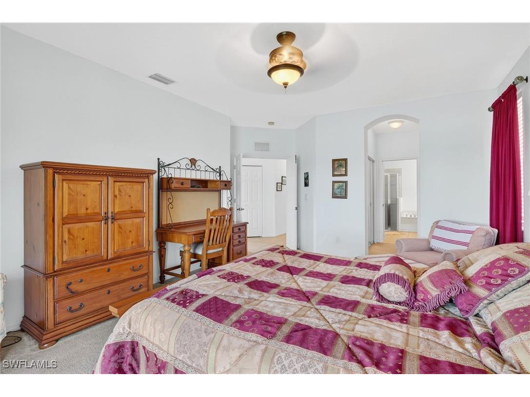 2068 Par Drive Naples FL 34120 225068921 image15