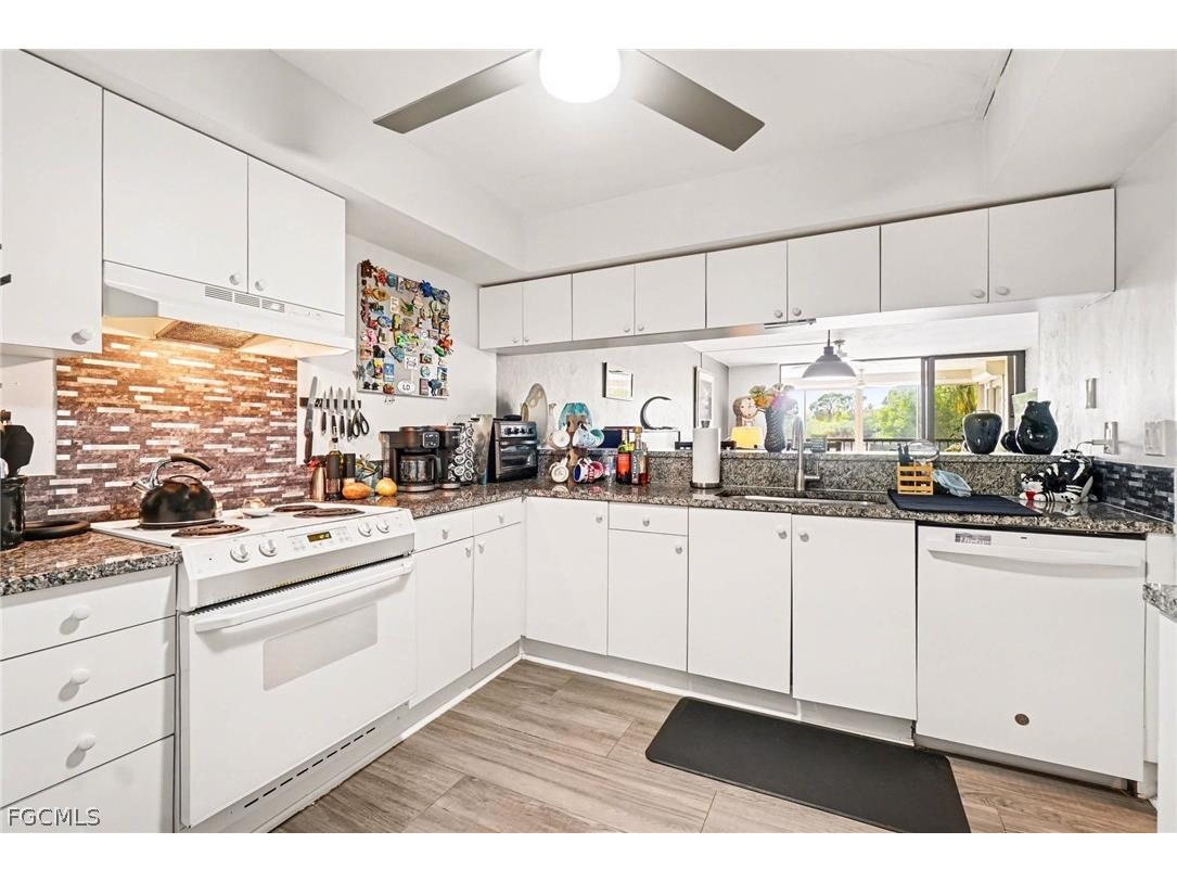 2069 W Lakeview Boulevard #5 North Fort Myers FL 33903 2026010352 image9