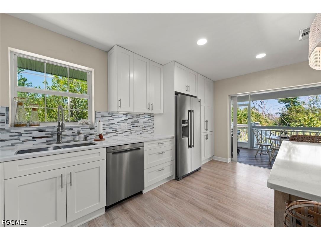 207 Daniel Drive Sanibel FL 33957 2026019271 image4