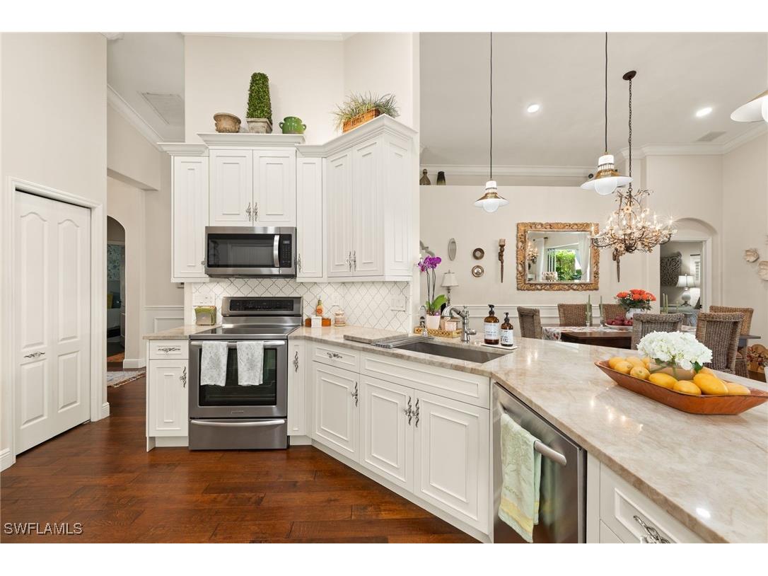 207 Glen Eagle Circle Naples FL 34104 225077028 image4